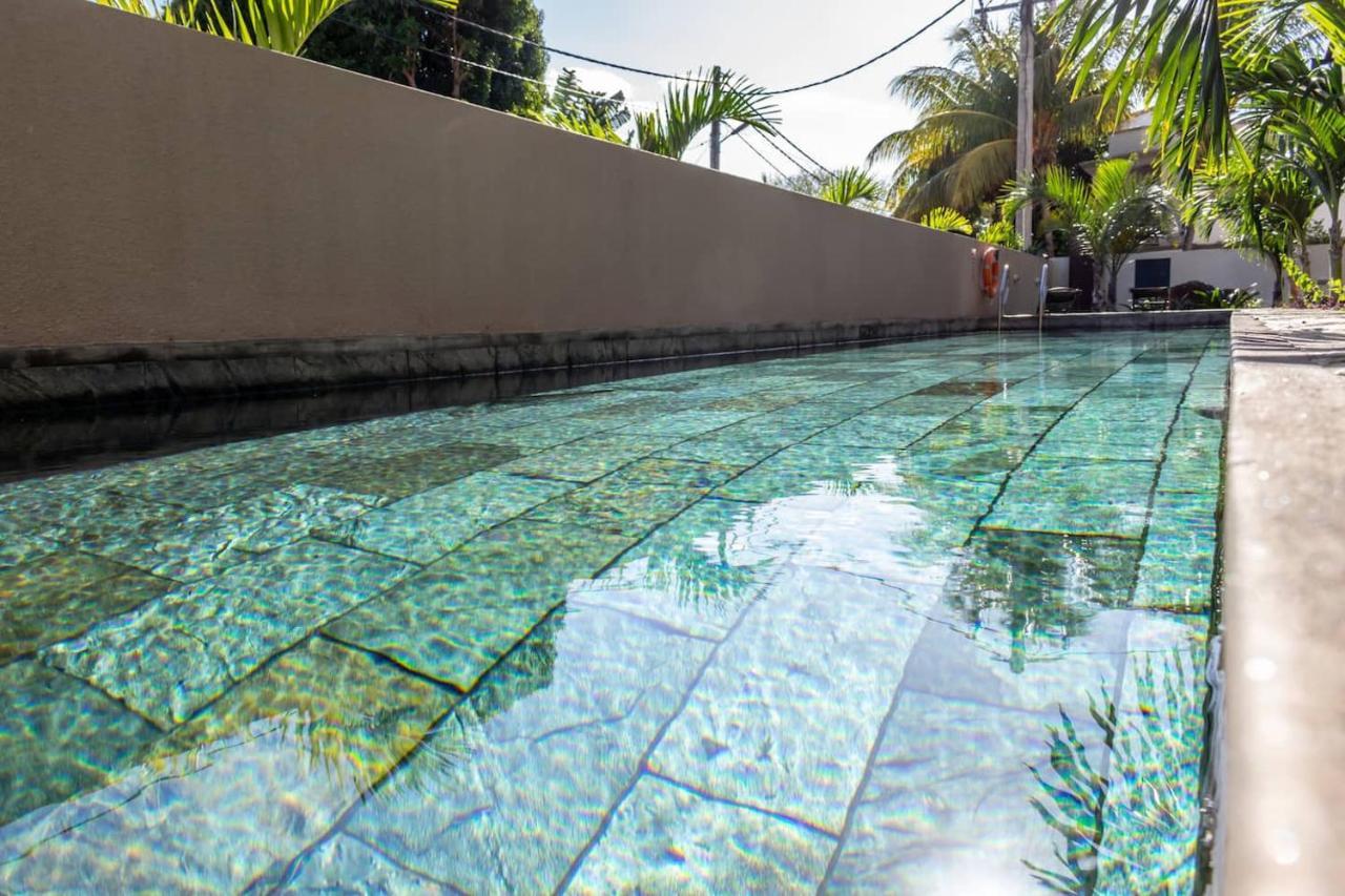 2 Bedroom Flat 15 Mins Walk From Flic En Flac Beach Exterior photo